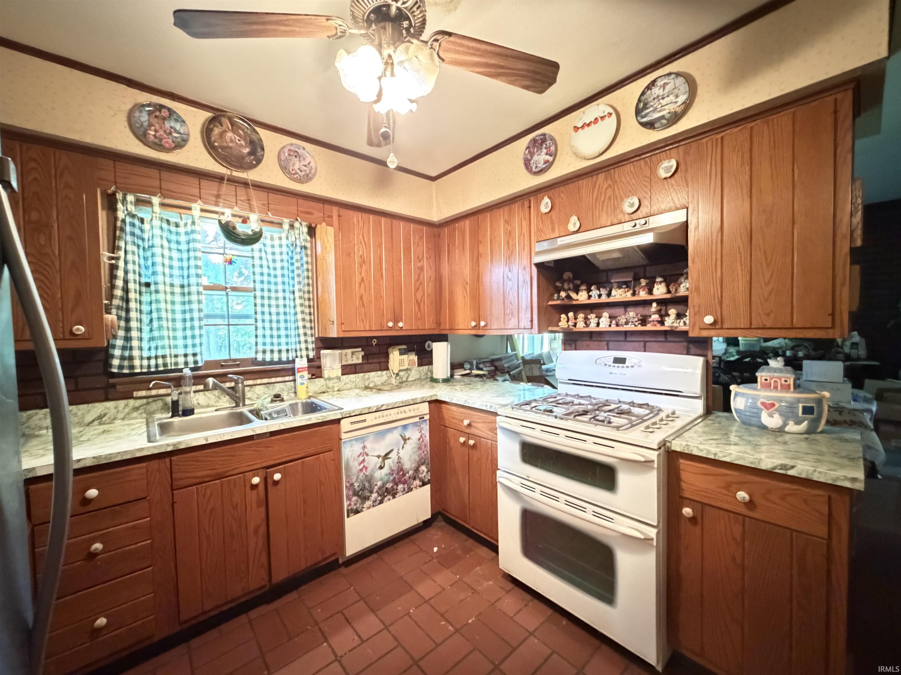 24676 Elmhurst Drive Elkhart IN 46517