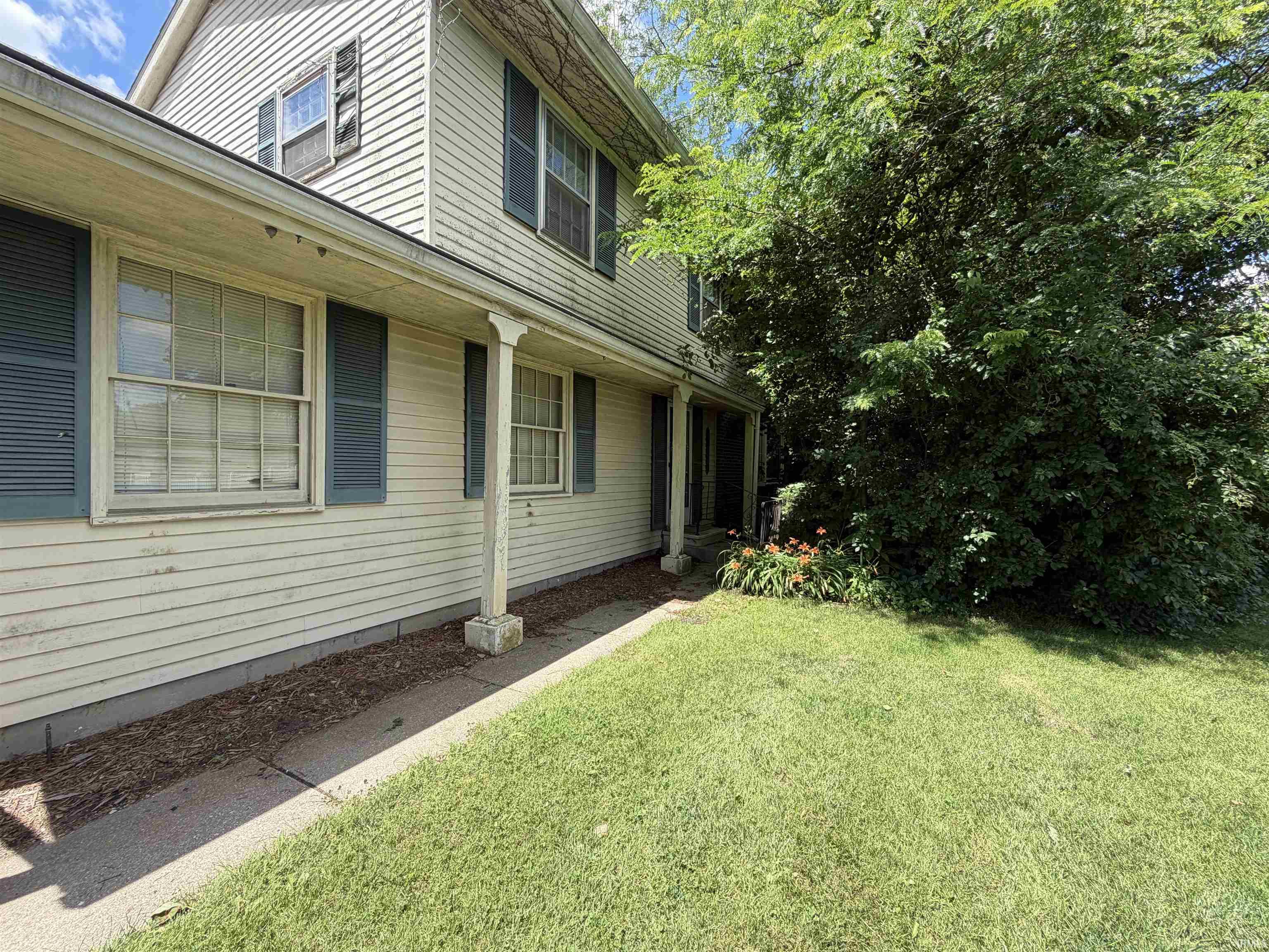 24676 Elmhurst Drive Elkhart IN 46517