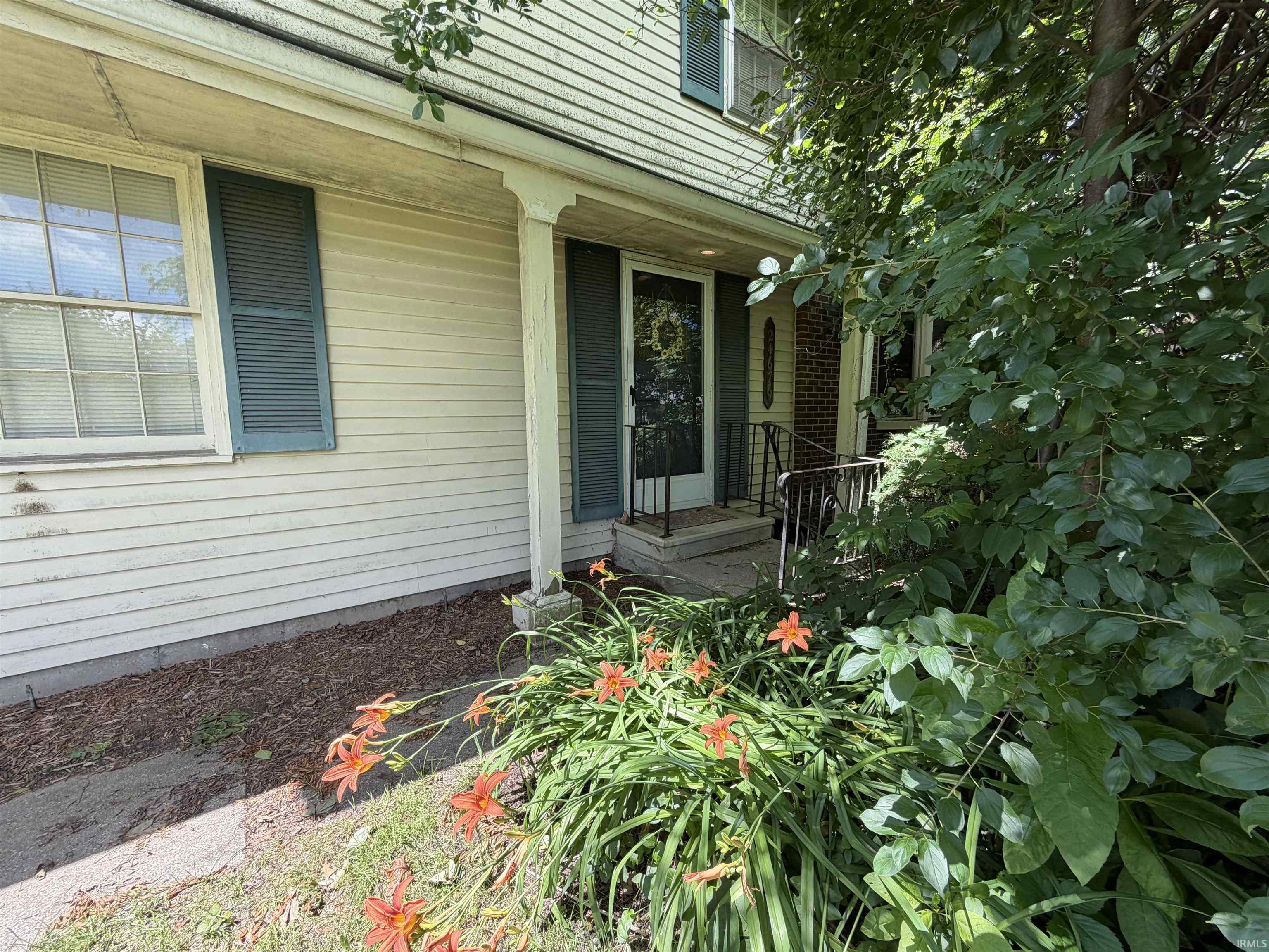 24676 Elmhurst Drive Elkhart IN 46517