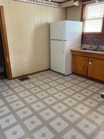 80 F St NW Linton IN 47441