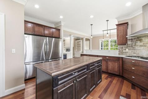 53347 Summer Breeze Drive South Bend IN 46637