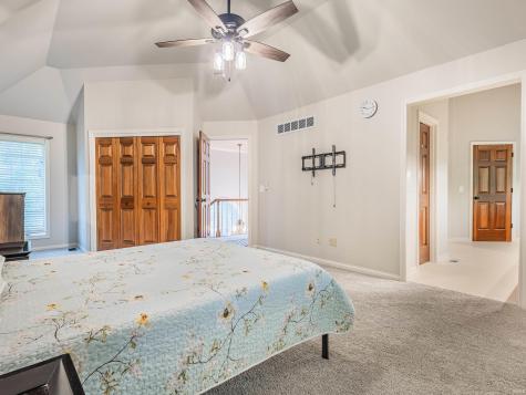 2831 Covington Hollow Trail Fort Wayne IN 46804