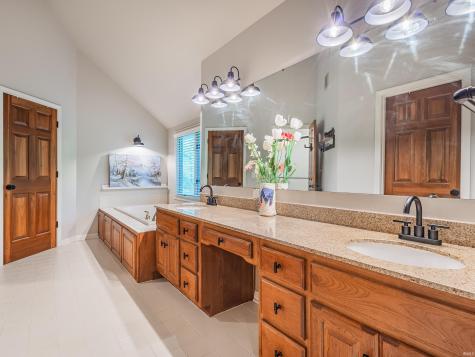 2831 Covington Hollow Trail Fort Wayne IN 46804