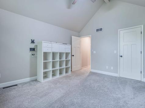 2831 Covington Hollow Trail Fort Wayne IN 46804