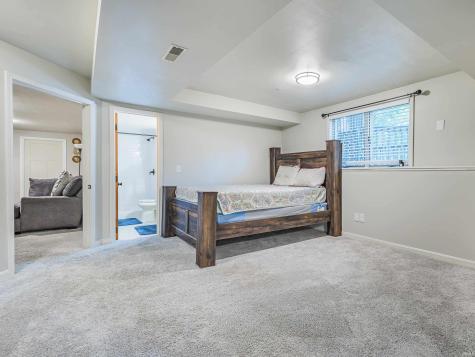 2831 Covington Hollow Trail Fort Wayne IN 46804