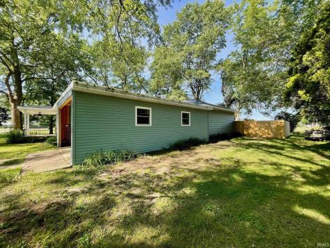 2111 N 200 E Road Winamac IN 46996