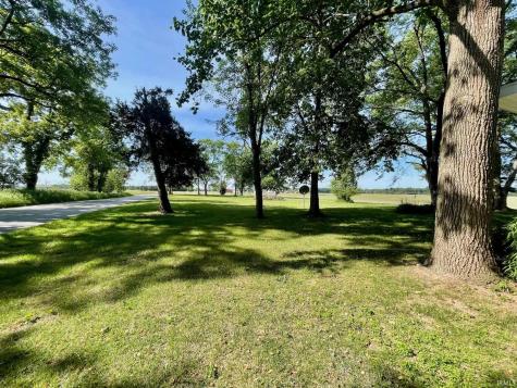 2111 N 200 E Road Winamac IN 46996