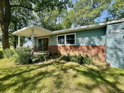 2111 N 200 E Road Winamac IN 46996