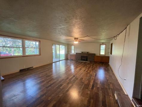 2111 N 200 E Road Winamac IN 46996