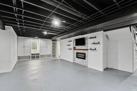 1811 E Madison Street South Bend IN 46617