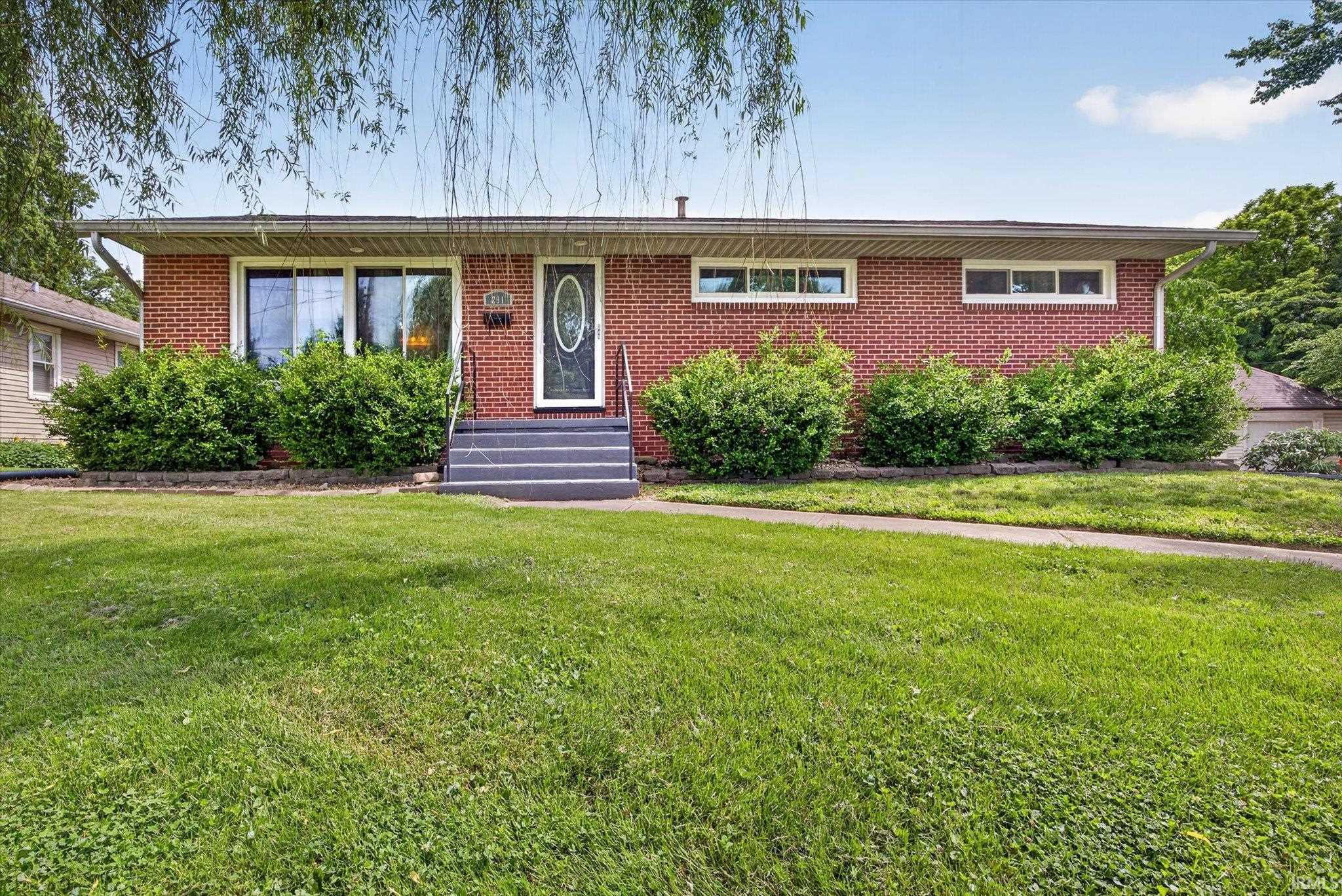 291 W Davis Street Bloomfield IN 47424