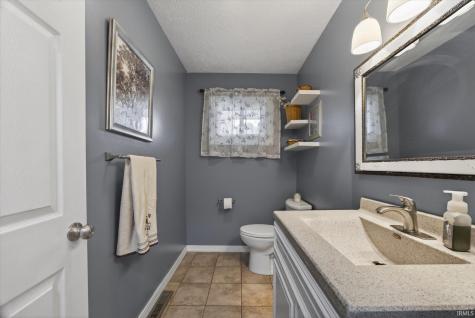 291 W Davis Street Bloomfield IN 47424