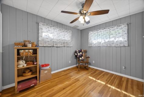 291 W Davis Street Bloomfield IN 47424