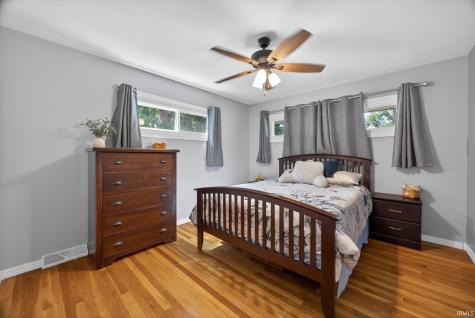 291 W Davis Street Bloomfield IN 47424
