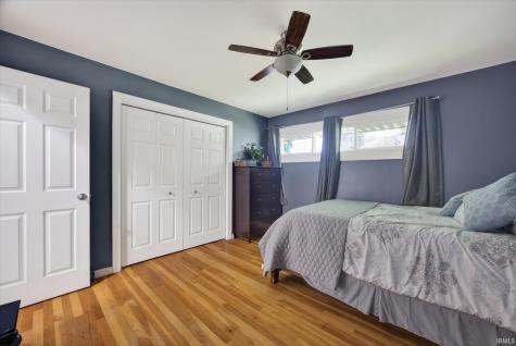 291 W Davis Street Bloomfield IN 47424