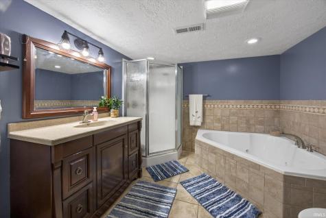 291 W Davis Street Bloomfield IN 47424