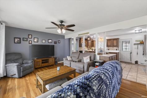 291 W Davis Street Bloomfield IN 47424