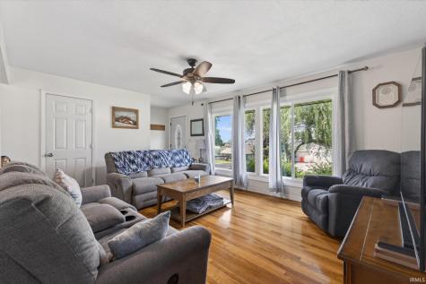 291 W Davis Street Bloomfield IN 47424