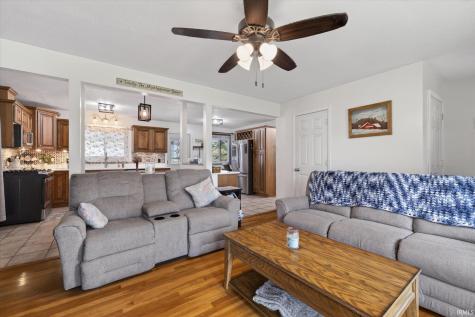 291 W Davis Street Bloomfield IN 47424