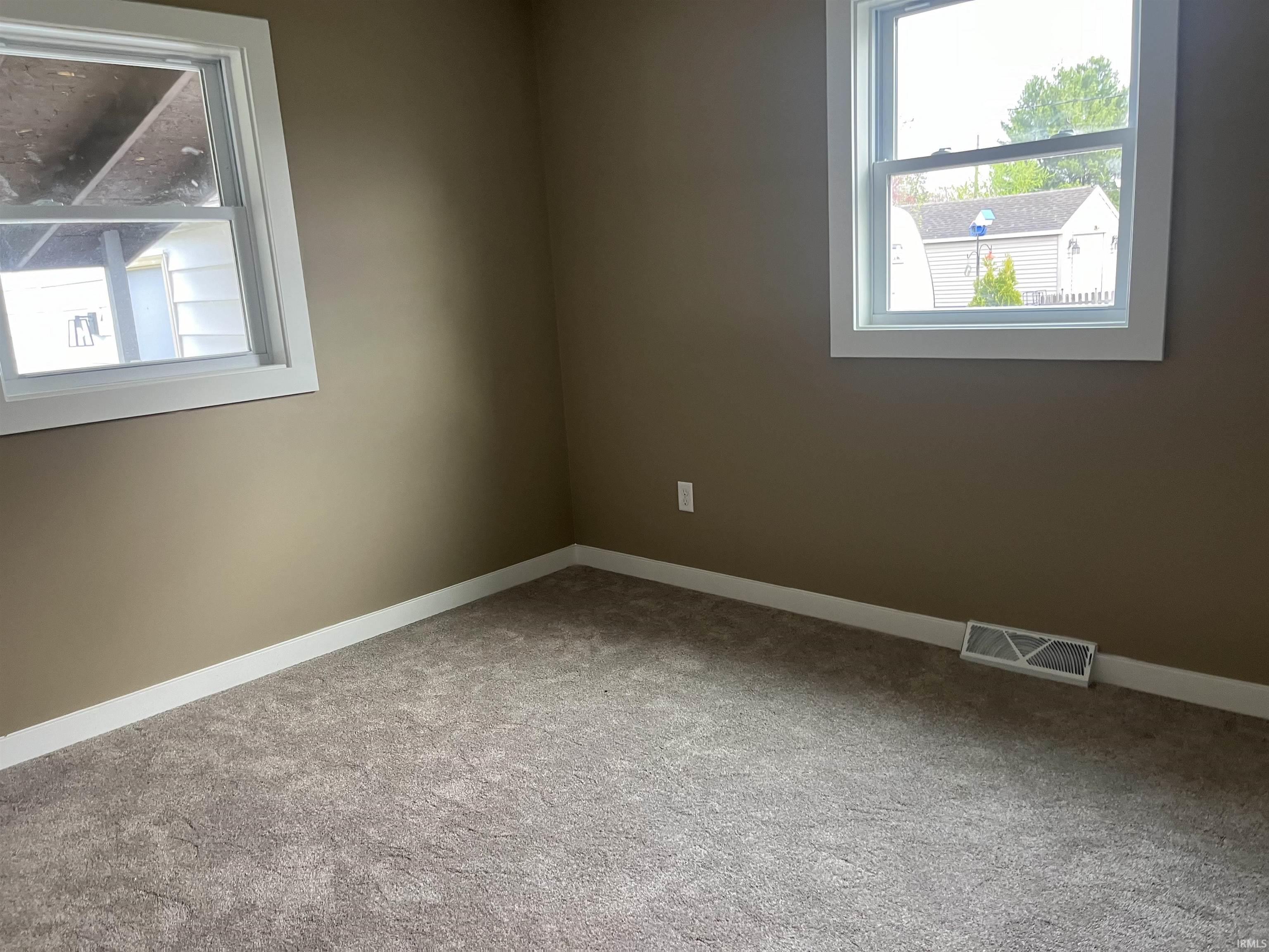 1413 N Wellington Street South Bend IN 46628