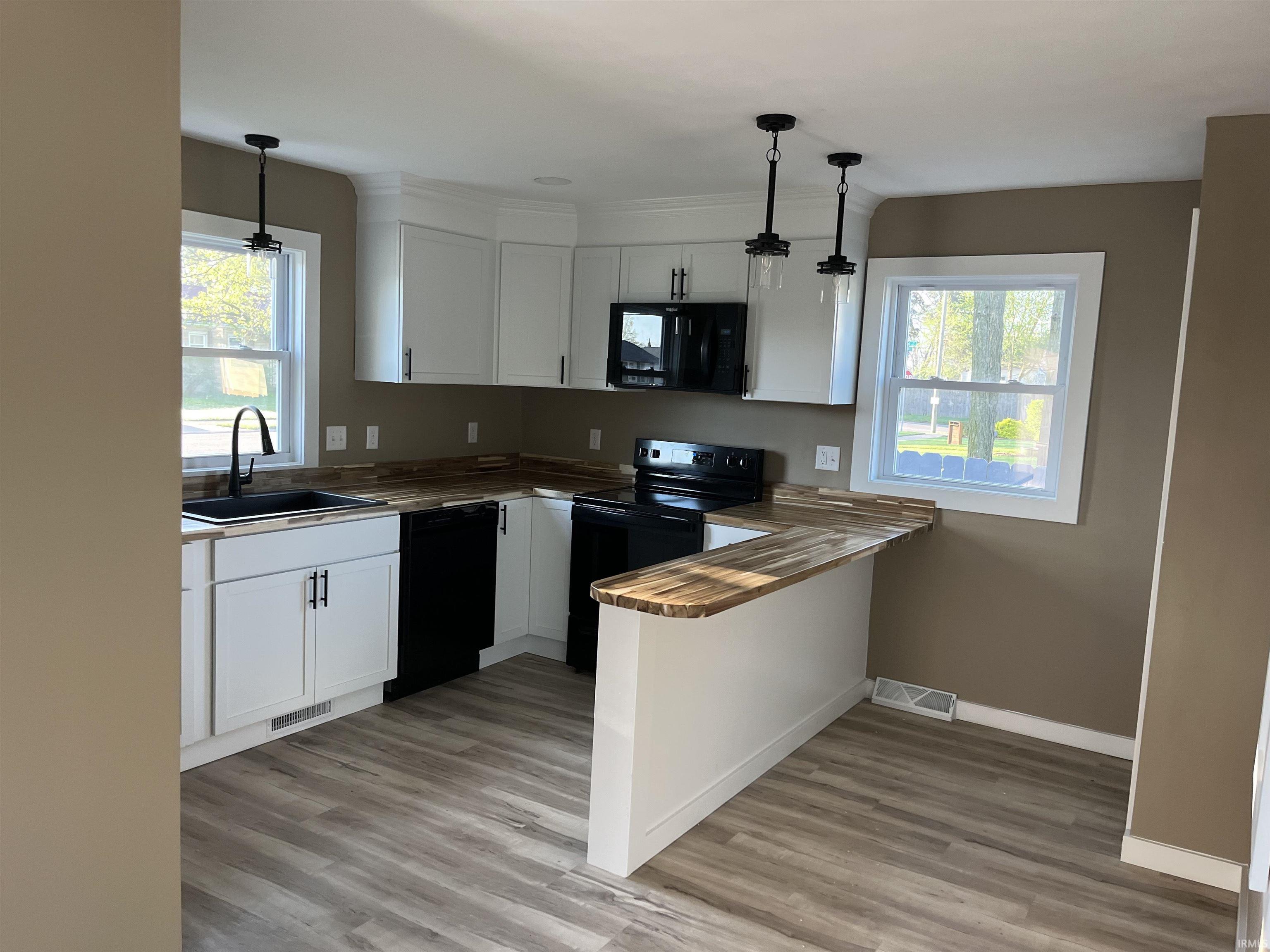 1413 N Wellington Street South Bend IN 46628