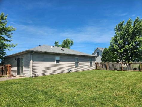 832 N Thresher Run Churubusco IN 46723