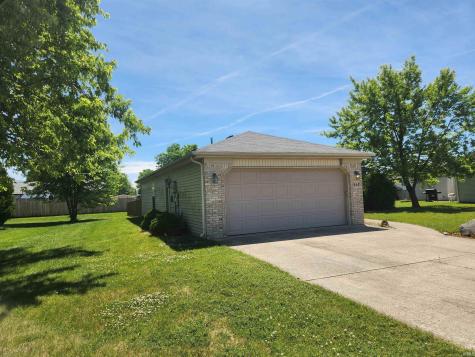 832 N Thresher Run Churubusco IN 46723
