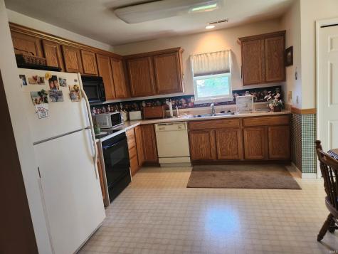 832 N Thresher Run Churubusco IN 46723