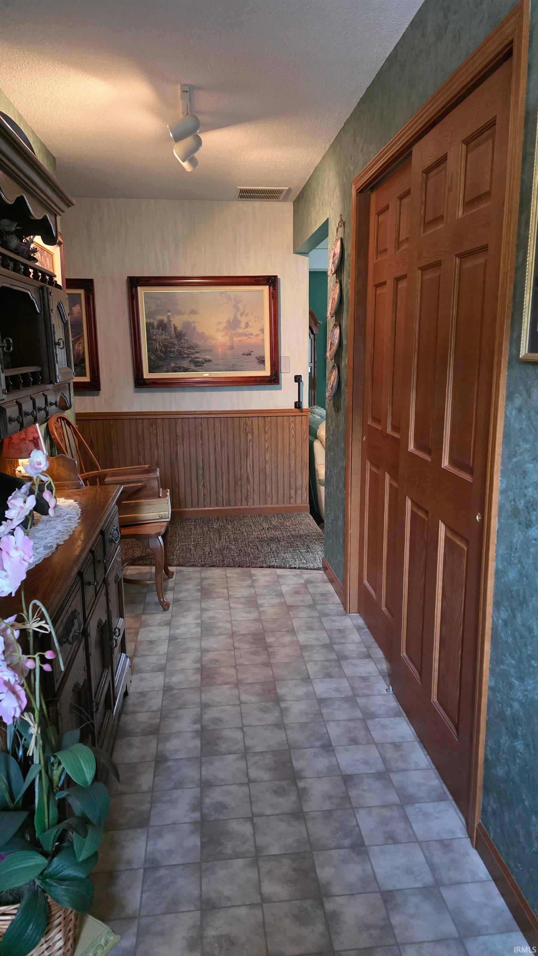 2109 Smith Court Rochester IN 46975