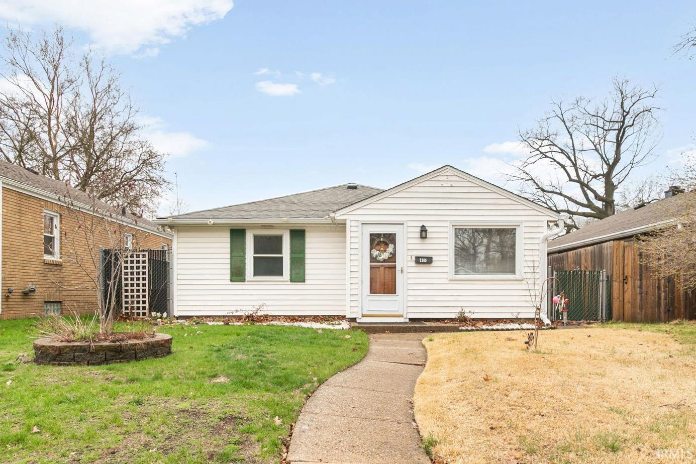 2205 Parkview Place South Bend IN 46616