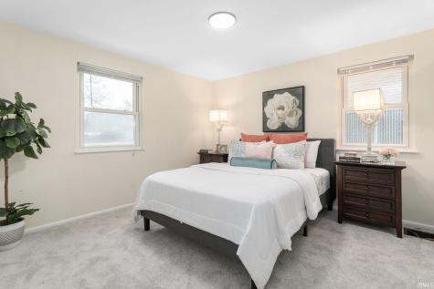 2205 Parkview Place South Bend IN 46616