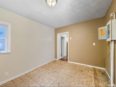 820 E Lewis Street Fort Wayne IN 46803