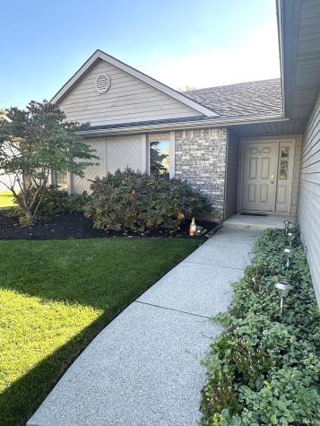 1636 Monet Cove Fort Wayne IN 46845