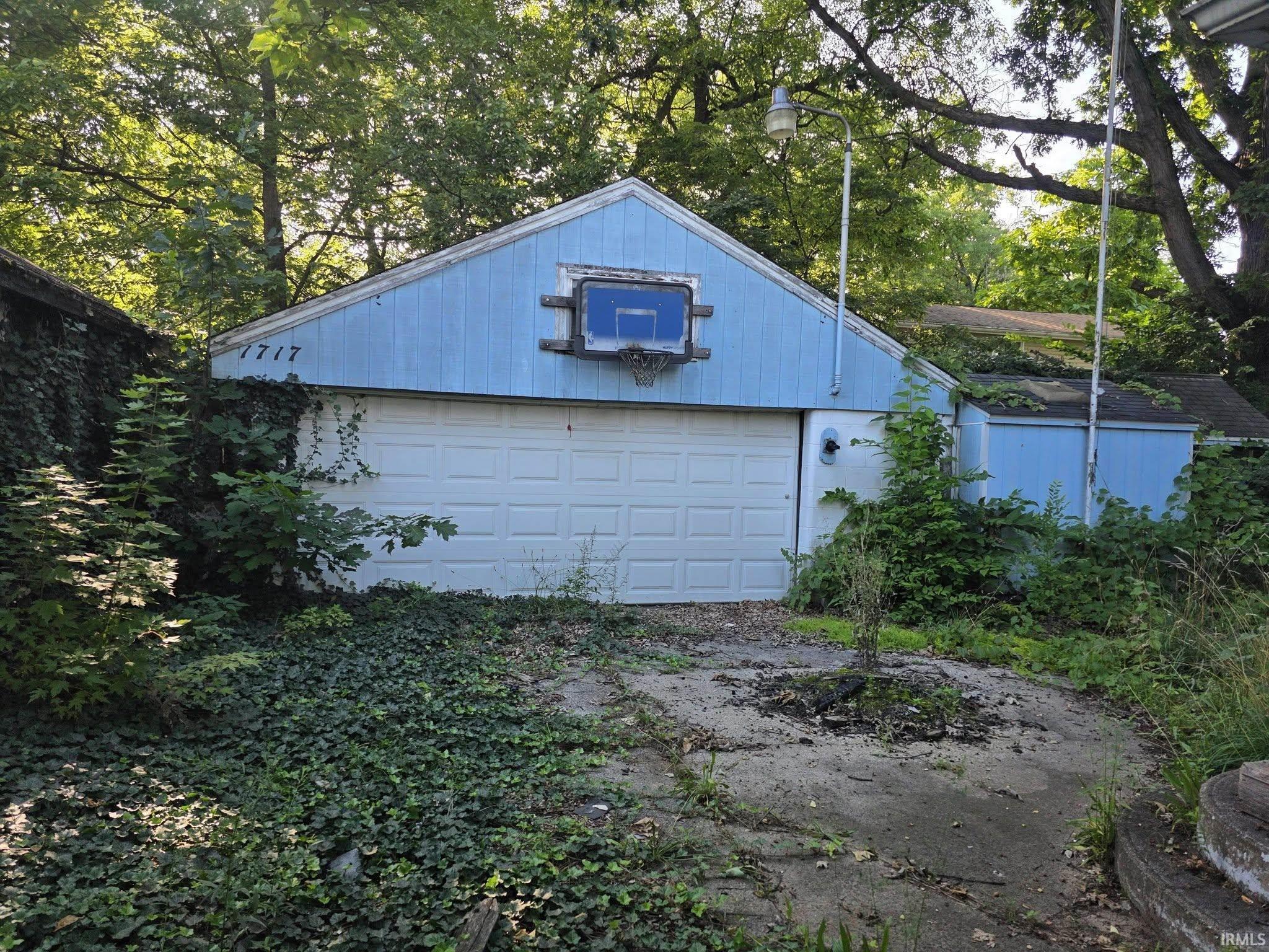 1717 Robinson Street South Bend IN 46613