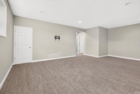 1877 E Boulder Drive Warsaw IN 46582