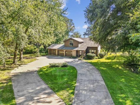 21908 Shirley Drive Goshen IN 46526