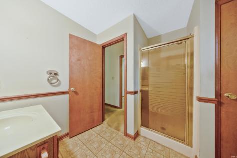 890 Sycamore Lake Drive Evansville IN 47712