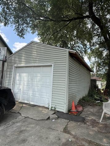 2947 Weisser Park Avenue Fort Wayne IN 46806