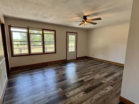 6723 N 575 W Winamac IN 46996