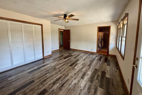 6723 N 575 W Winamac IN 46996