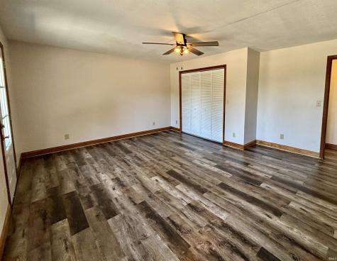 6723 N 575 W Winamac IN 46996
