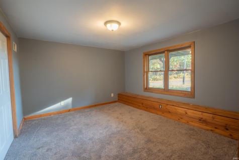 6723 N 575 W Winamac IN 46996