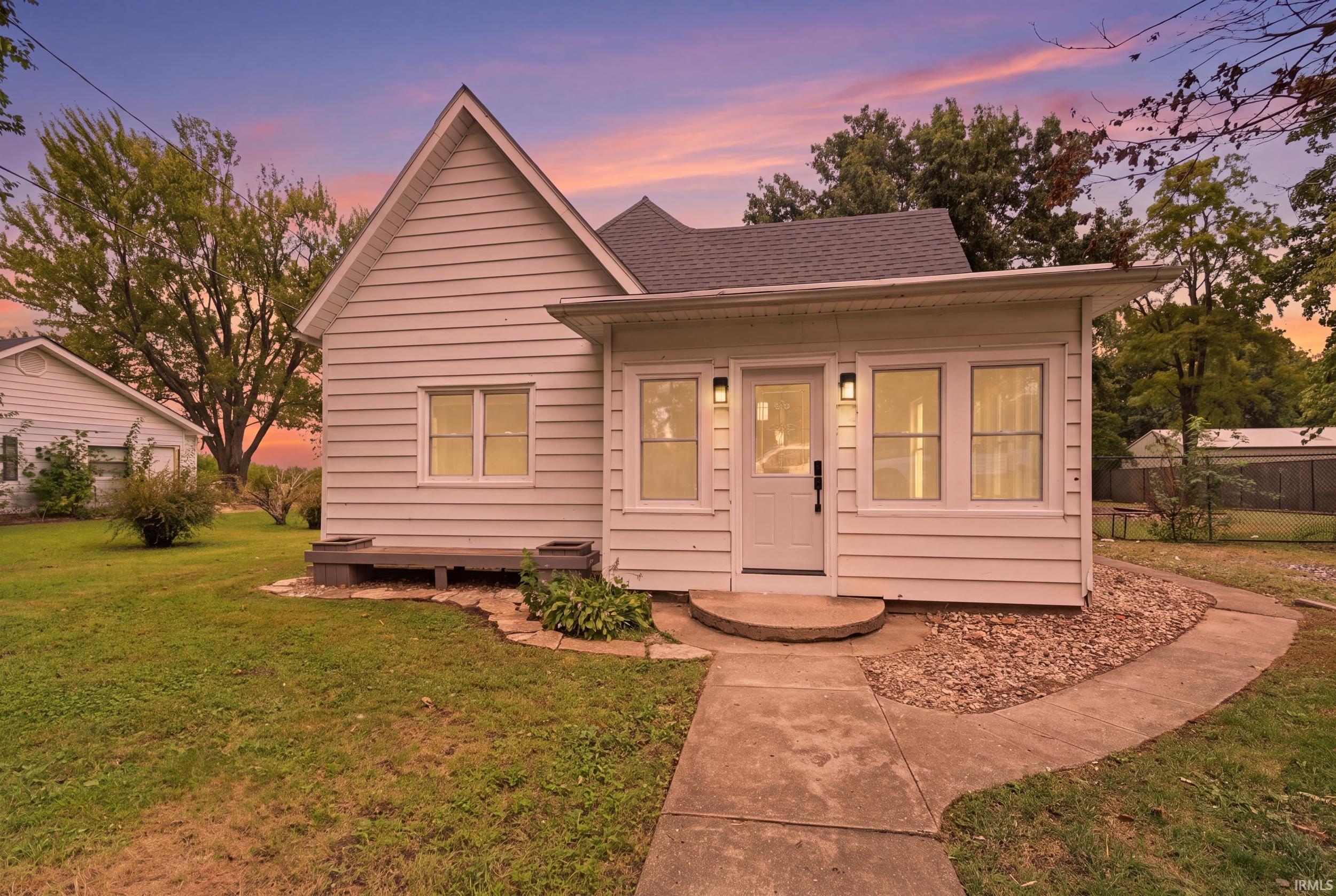 704 E Columbia Street Chalmers IN 47929