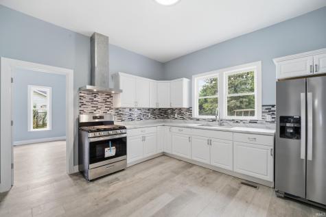 704 E Columbia Street Chalmers IN 47929