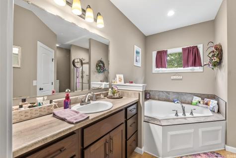 16811 Hatstick Court Fort Wayne IN 46845