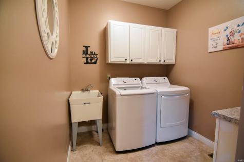 8700 Wynnfield Drive Evansville IN 47725
