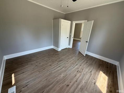 631 W 8th Street Mount Vernon IN 47620