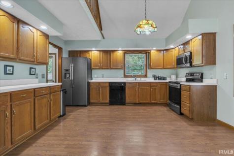 1524 Lark Lane Mount Vernon IN 47620