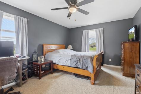 174 S 950 E Greentown IN 46936