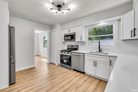 1356 Hampshire Drive South Bend IN 46614
